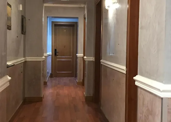 Sandel Giubileo 2* ローマ